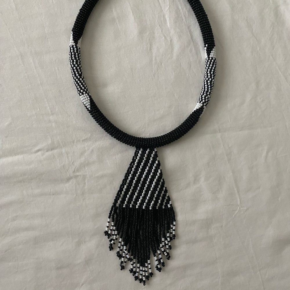 DISNEY ANIMAL KINGDOM HANDMADE AFRICAN BEADED NECKLACE SOUVENIR